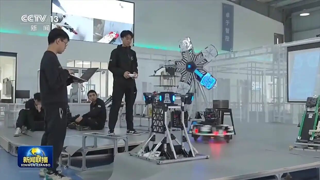 “十五五”新图景 数智化变革中的万亿新空间——人工智能基础软件开发
